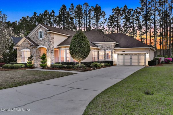Attached, Exterior, Facade, Brick Traditional