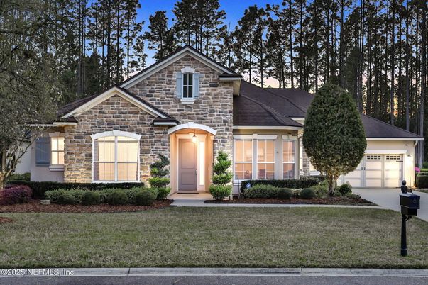 Attached, Exterior, Facade, Brick Traditional