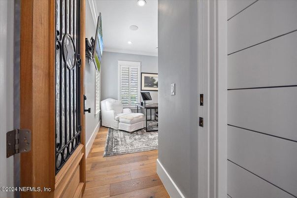 Interior, Recessed Lighting, Wood Texture Flooring