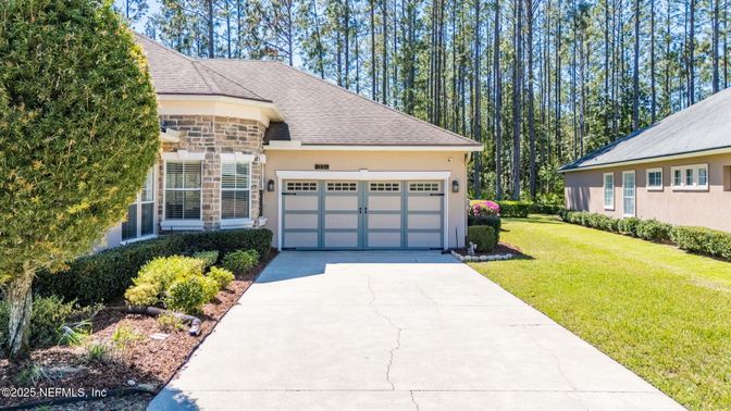 Attached, Exterior, Facade, Brick Traditional