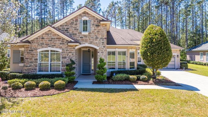 Exterior, Facade, Brick Traditional
