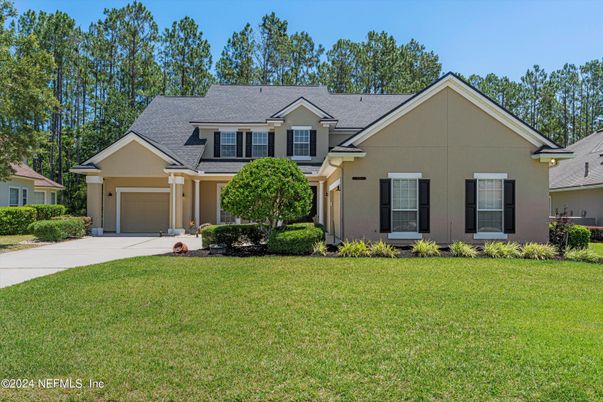 Attached, Exterior, Facade, Farmhouse