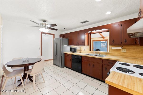 Dining room, Interior, Kitchen, Recessed Lighting