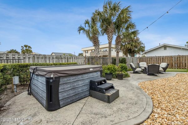 Exterior, Hot Tub