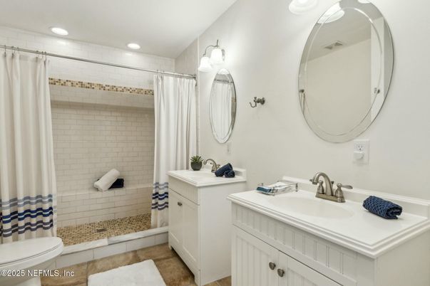 Bathroom, Dual Sink Vanities, Interior, Recessed Lighting