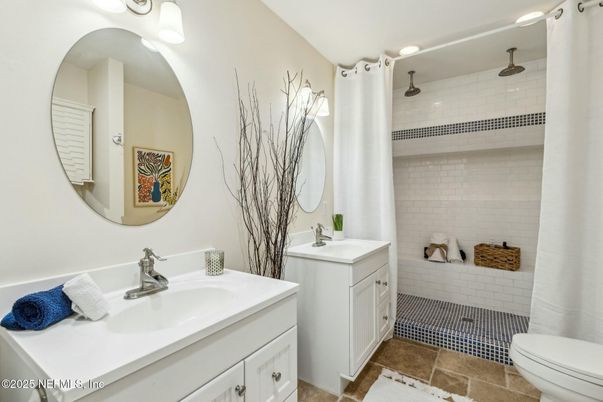 Bathroom, Dual Sink Vanities, Interior
