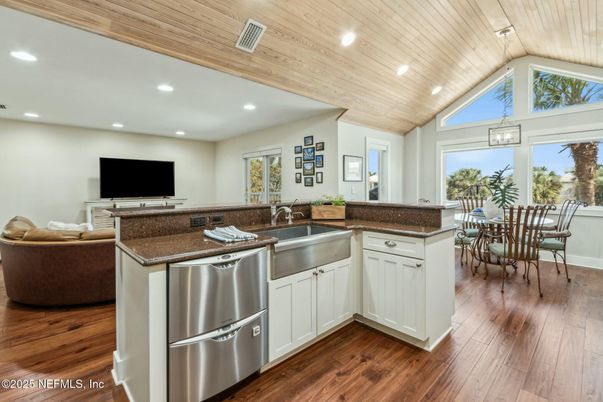 Dining room, Interior, Kitchen, Pendant Lights, Recessed Lighting, Wooden Ceilings, Wood Texture Flooring