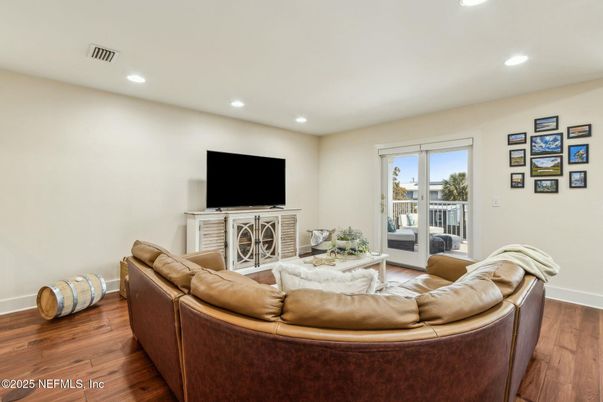 Interior, Living room, Recessed Lighting, Wood Texture Flooring