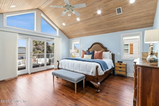 Bedroom, Interior, Recessed Lighting, Wooden Ceilings, Wood Texture Flooring
