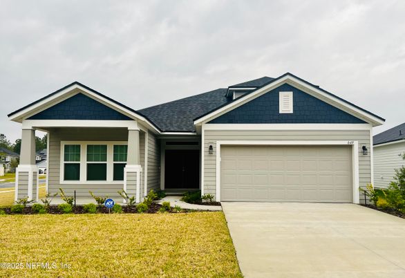 Attached, Exterior, Facade, American Craftsman