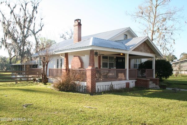 Backyard, Exterior, Facade, Brick Facade, American Craftsman