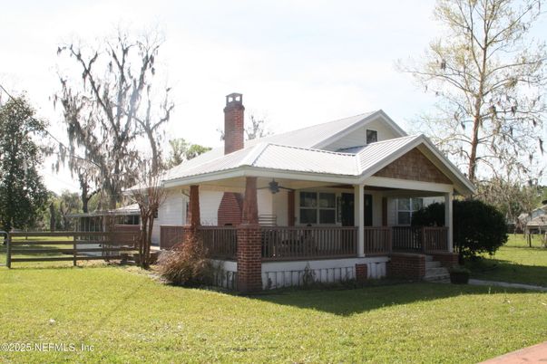 Backyard, Exterior, Facade, Brick Facade, American Craftsman