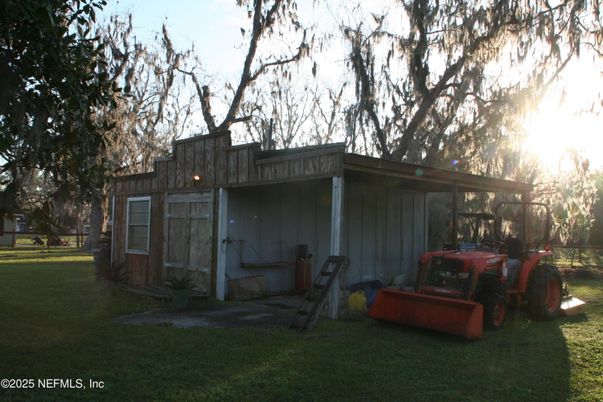 Backyard, Exterior