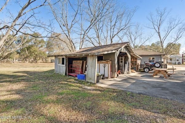 Backyard, Exterior