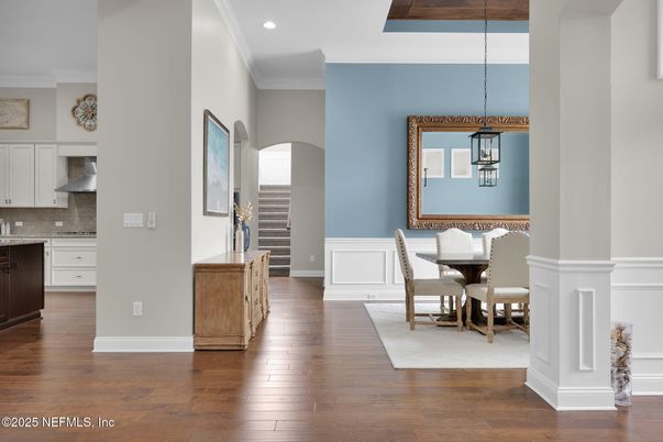 Dining room, Interior, Kitchen, Pendant Lights, Recessed Lighting, Wood Texture Flooring