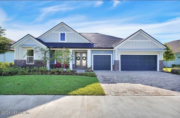 Attached, Exterior, Facade, Ranch