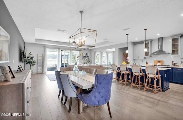 Chandelier, Dining room, Interior, Kitchen, Pendant Lights, Recessed Lighting, Wood Texture Flooring