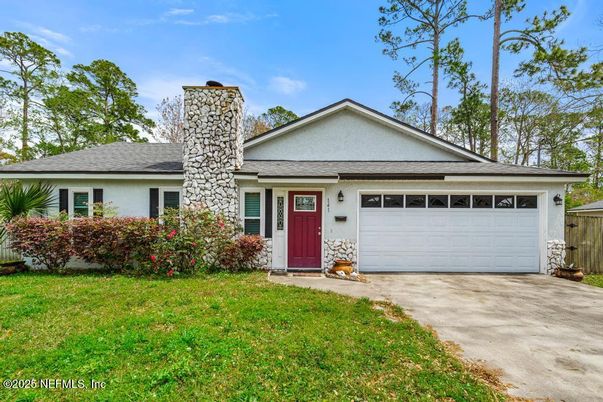 Attached, Exterior, Facade, Ranch