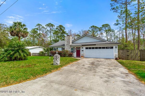 Attached, Exterior, Facade, Ranch