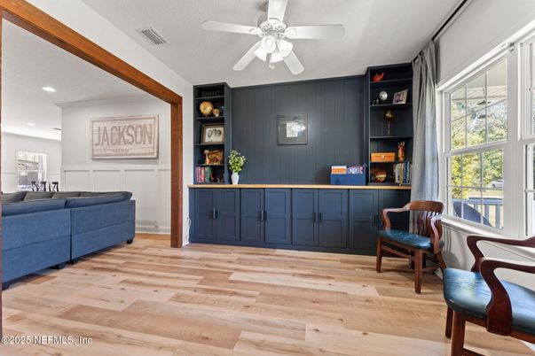 Interior, Recessed Lighting, Wood Texture Flooring
