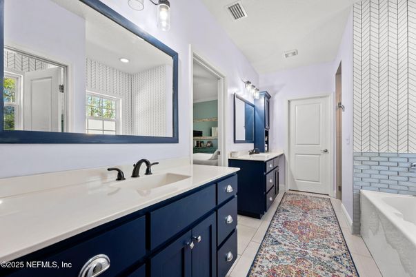 Bathroom, Dual Sink Vanities, Interior, Recessed Lighting