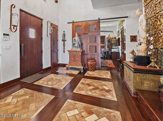 Interior, Recessed Lighting, Wood Texture Flooring