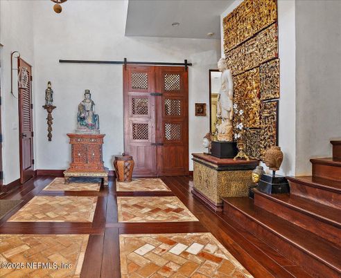 Interior, Recessed Lighting, Wood Texture Flooring
