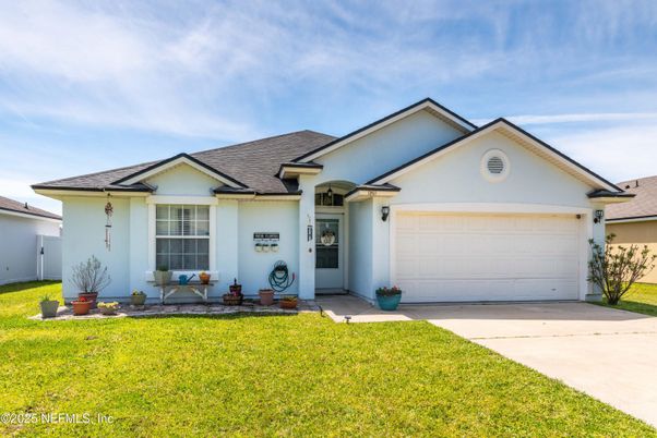 Attached, Exterior, Facade, Ranch