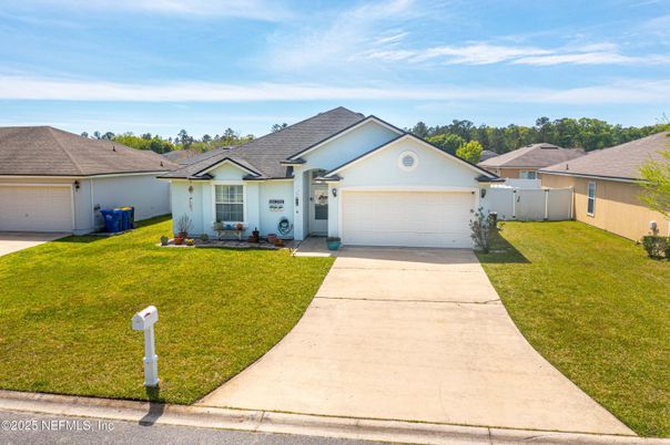 Attached, Exterior, Facade, Ranch