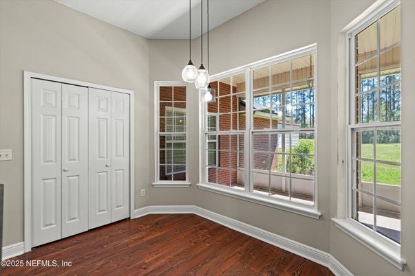 Interior, Pendant Lights, Wood Texture Flooring