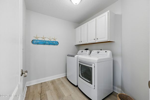Interior, Washer, Wood Texture Flooring