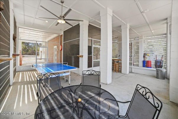 Game Room, Interior
