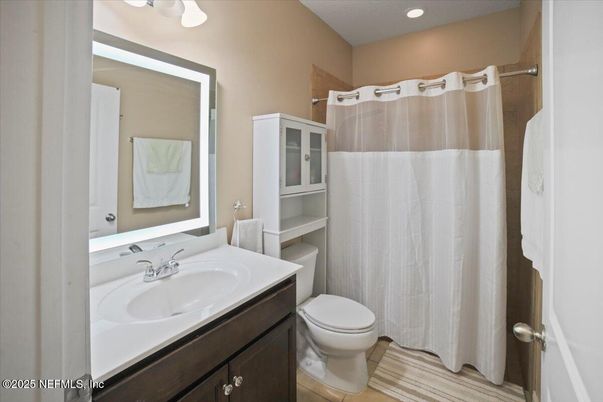 Bathroom, Interior, Recessed Lighting