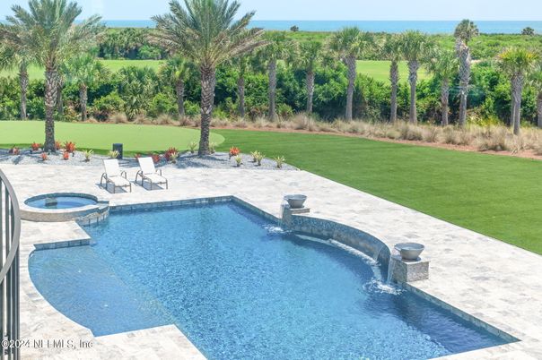 Exterior, Pool, Water