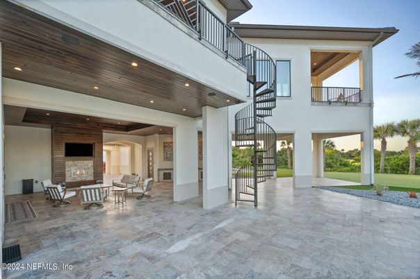 Exterior, Fireplace