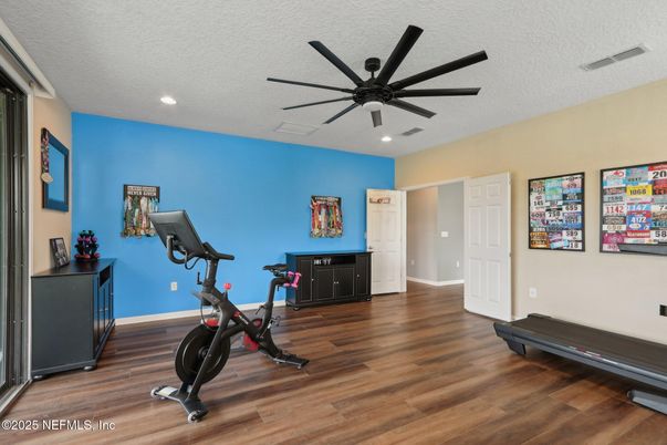 Fitness Equipment, Interior, Recessed Lighting, Wood Texture Flooring
