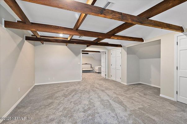 Empty room, Interior, Wooden Beams