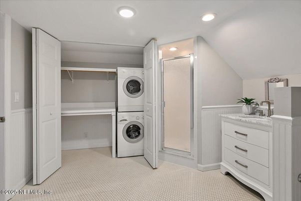 Interior, Recessed Lighting, Utility Closets, Washer