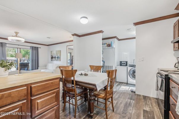 Dining room, Interior, Washer, Wood Texture Flooring