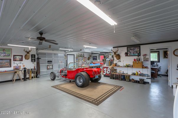 Garage, Interior