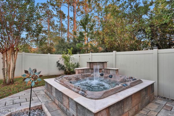 Exterior, Hot Tub