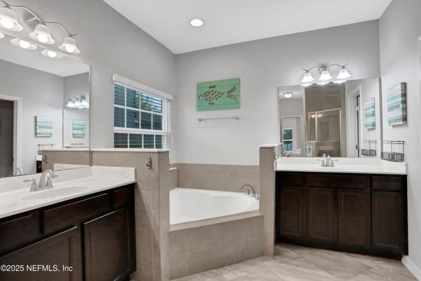 Bathroom, Dual Sink Vanities, Interior, Recessed Lighting
