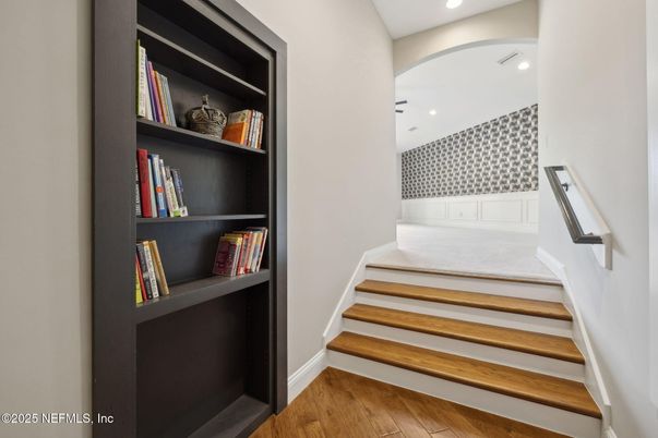 Interior, Recessed Lighting, Wood Texture Flooring