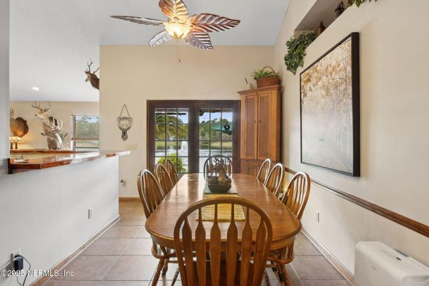 Dining room, Interior, Recessed Lighting