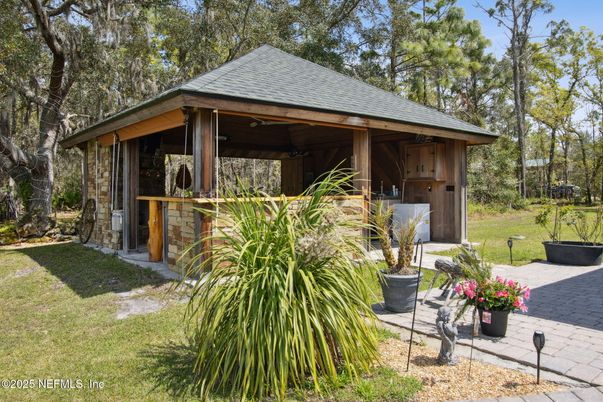 Backyard, Exterior