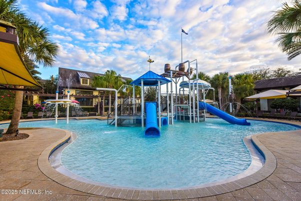 Exterior, Playground, Pool