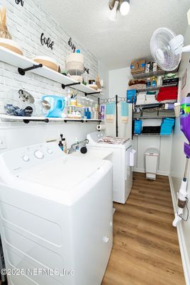 Interior, Washer, Wood Texture Flooring