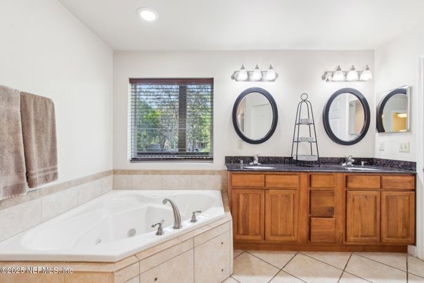 Bathroom, Dual Sink Vanities, Interior, Recessed Lighting