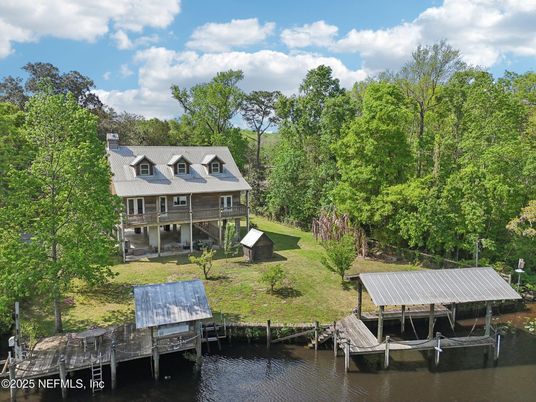 Exterior, Lake