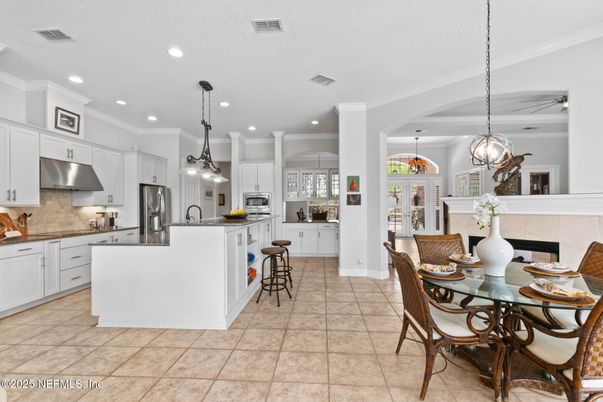 Dining room, Interior, Kitchen, Pendant Lights, Recessed Lighting, Stainless Steel Appliances